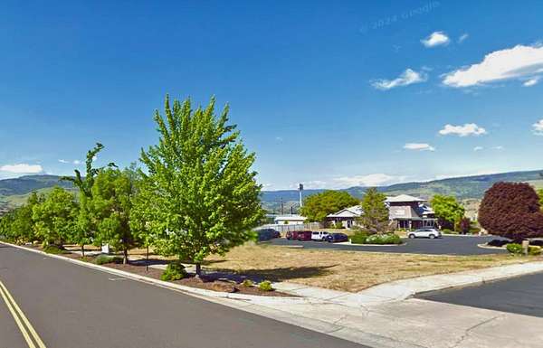 0.14 Acres of Commercial Land for Sale in Ashland, Oregon