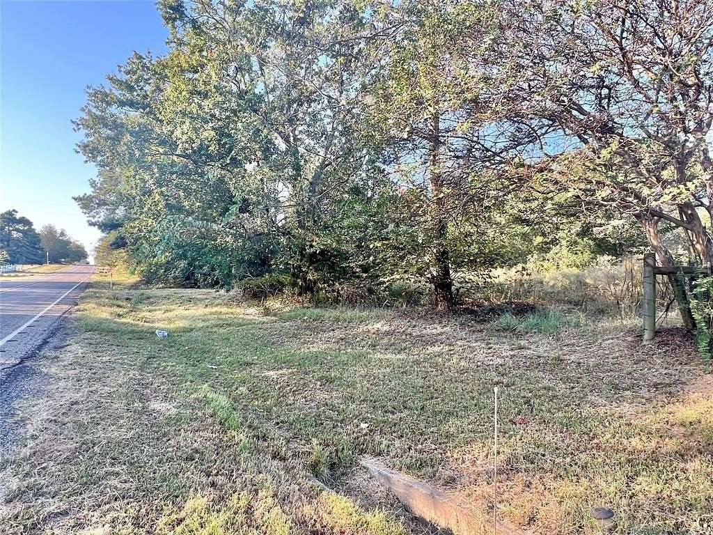 1.7 Acres of Residential Land for Sale in Mount Pleasant, Texas