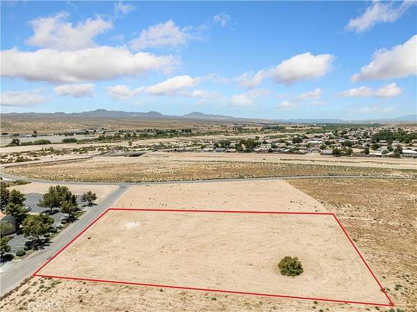 2 Acres of Residential Land for Sale in Helendale, California