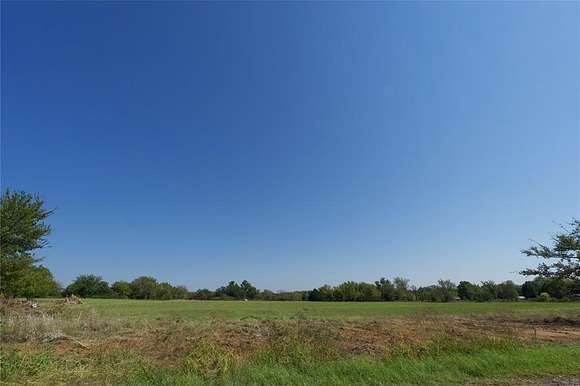 1.096 Acres of Land for Sale in Whitesboro, Texas