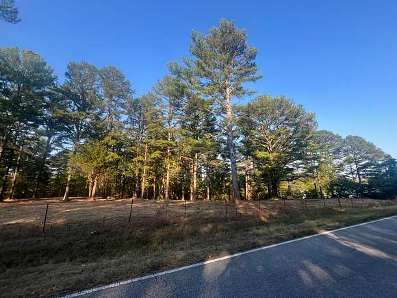 17 Acres of Land for Sale in Florence, Alabama