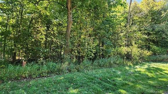 1.17 Acres of Residential Land for Sale in Grand Blanc, Michigan