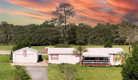 5 Acres of Land with Home for Sale in Morriston, Florida