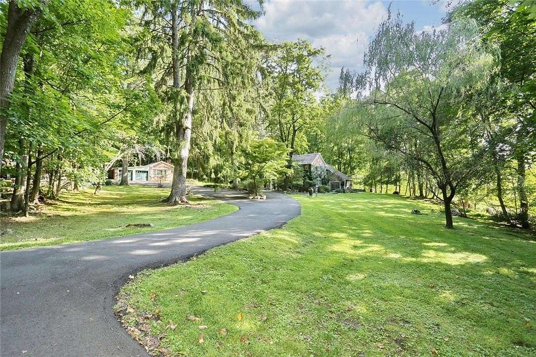 2.62 Acres of Residential Land with Home for Sale in Clarkstown Town, New York