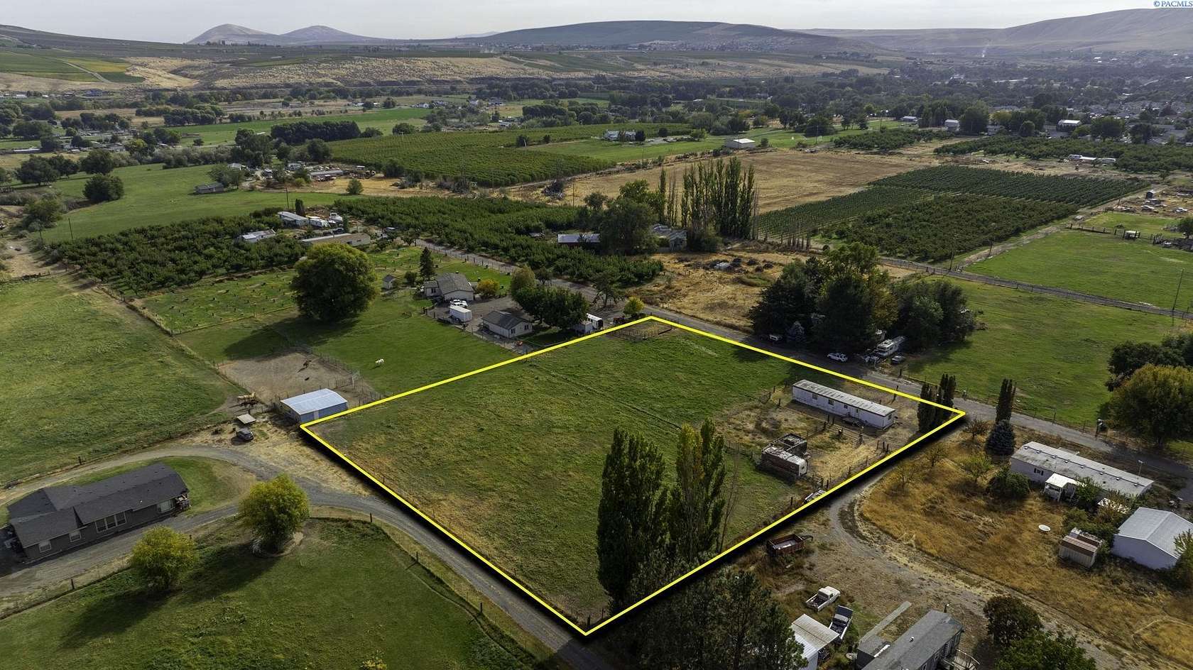 2.05 Acres of Residential Land for Sale in Benton City, Washington