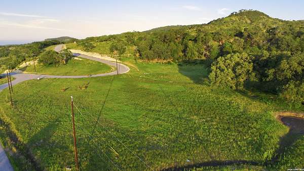 5 Acres of Land for Sale in Pipe Creek, Texas