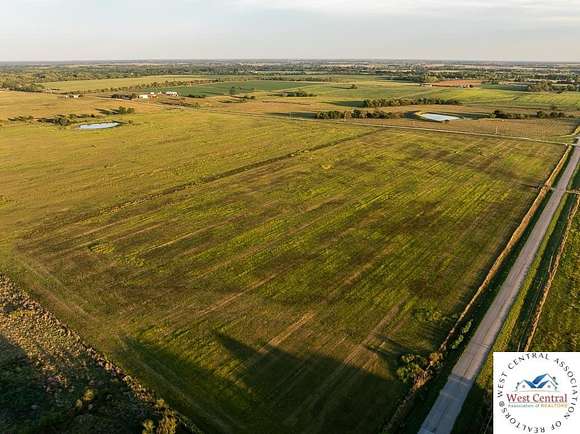 302 Acres of Land for Sale in Montrose, Missouri