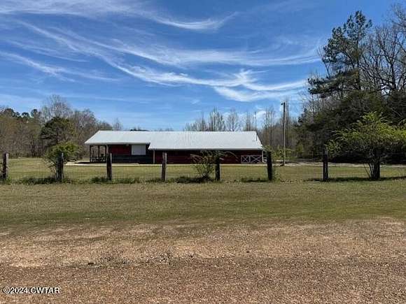 16.9 Acres of Land with Home for Sale in Saulsbury, Tennessee