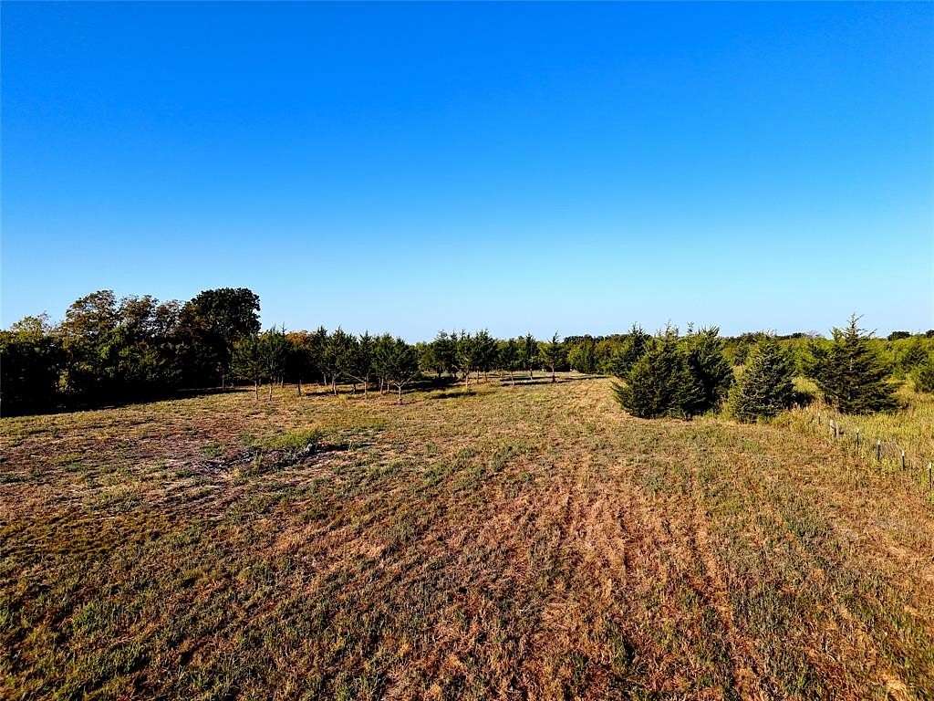 7 Acres of Residential Land for Sale in Honey Grove, Texas