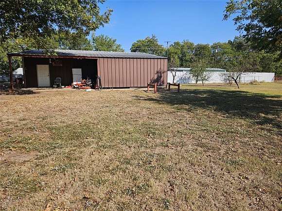 1.254 Acres of Residential Land with Home for Sale in Brookston, Texas