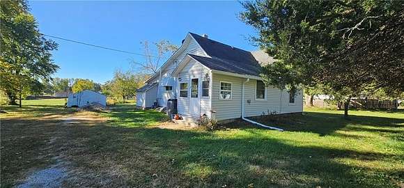 2.9 Acres of Residential Land with Home for Sale in Braymer, Missouri