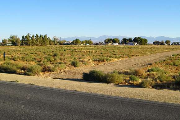 2.516 Acres of Land for Sale in Lancaster, California