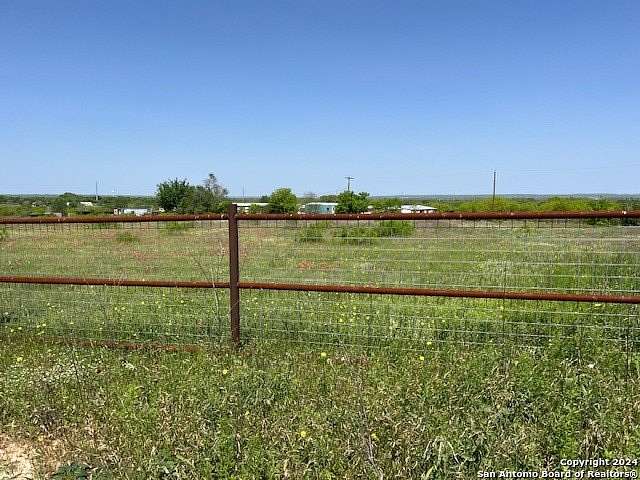 11 Acres of Land for Sale in Atascosa, Texas