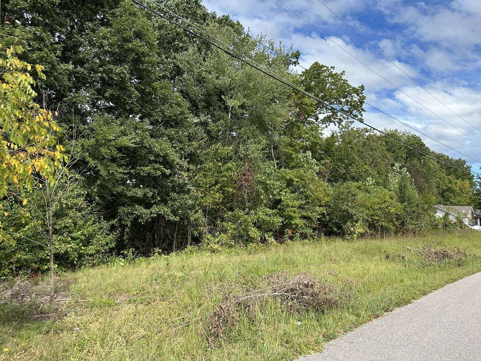 0.93 Acres of Residential Land for Sale in Portland, Tennessee