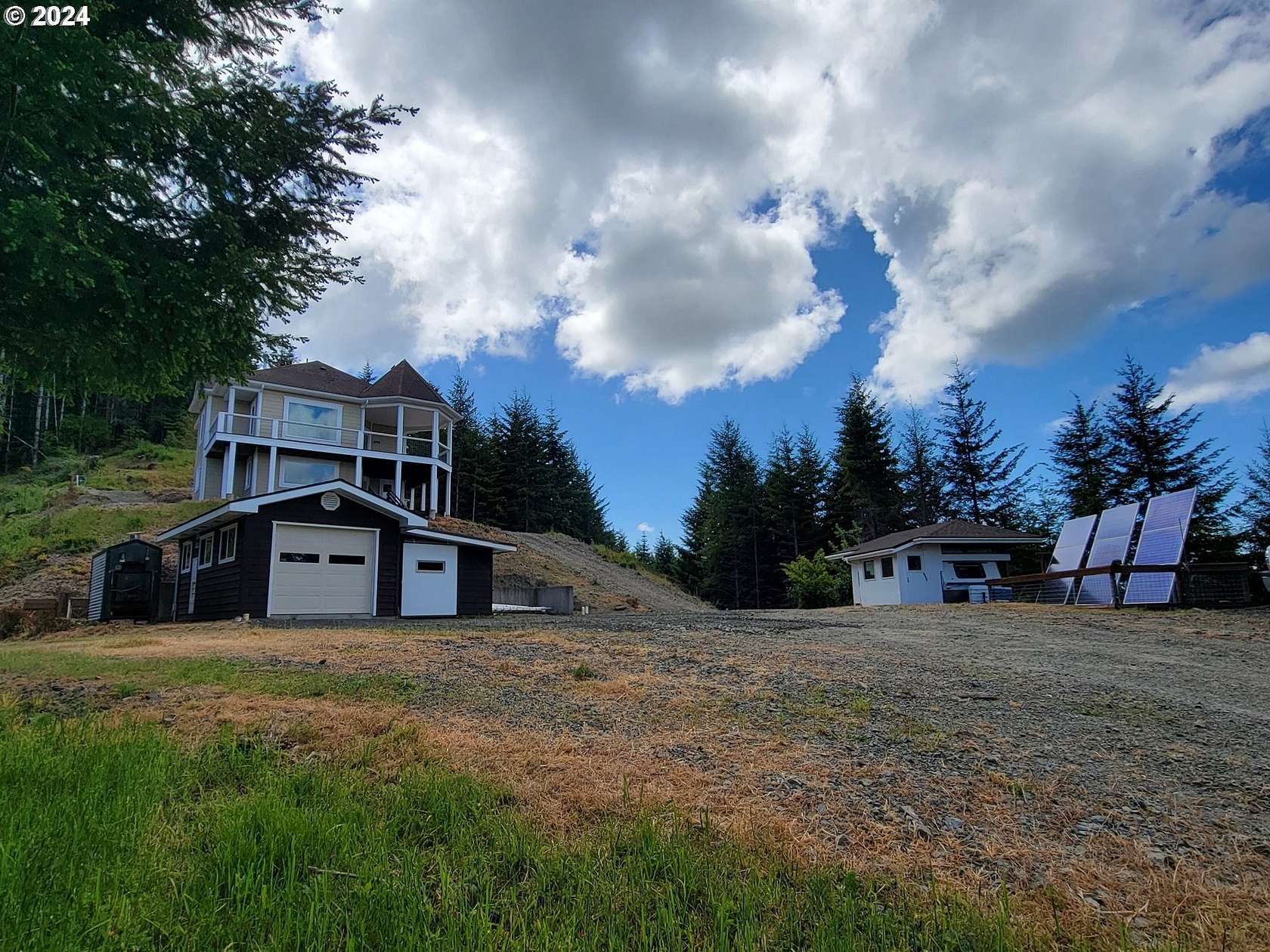 165.01 Acres of Land with Home for Sale in Myrtle Point, Oregon