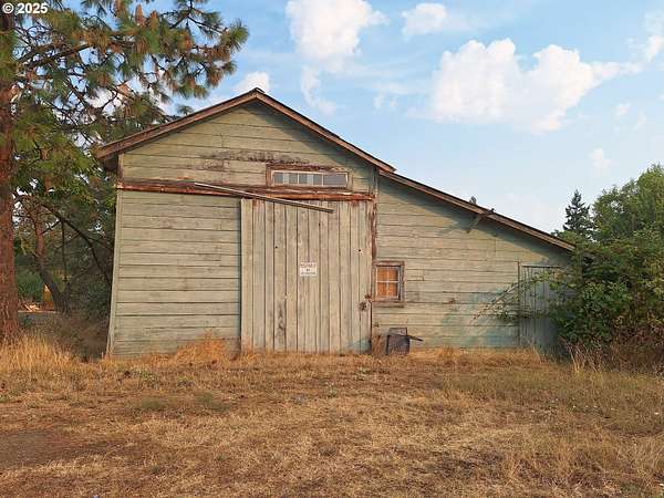 1.26 Acres of Residential Land for Sale in Winchester, Oregon
