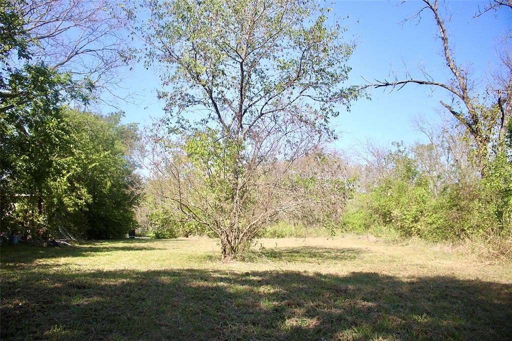 0.25 Acres of Residential Land for Sale in Greenville, Texas