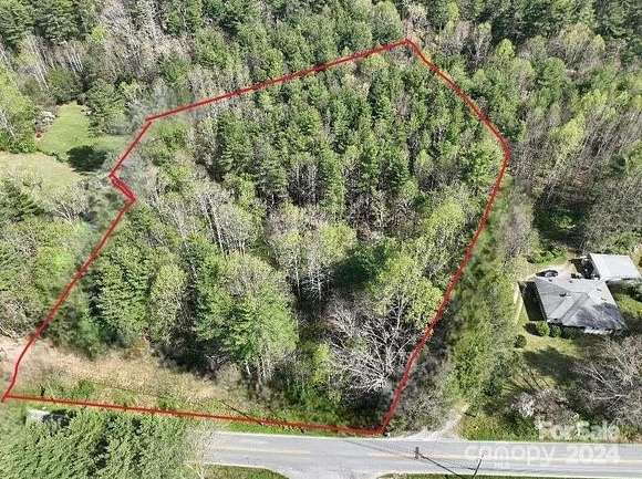 3.45 Acres of Land for Sale in Hendersonville, North Carolina