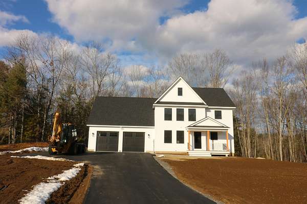 4.42 Acres of Residential Land with Home for Sale in Brentwood, New Hampshire