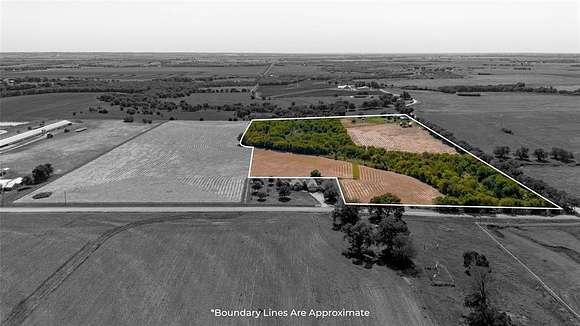 20 Acres of Land with Home for Sale in Hillsboro, Texas