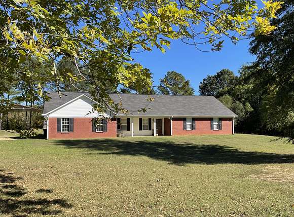 2.42 Acres of Residential Land with Home for Sale in Pontotoc, Mississippi