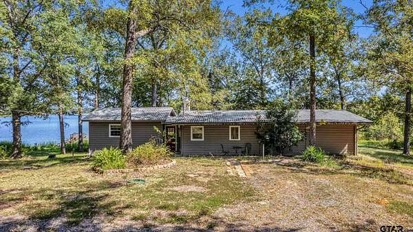 1 Acre of Land with Home for Sale in Jacksonville, Texas