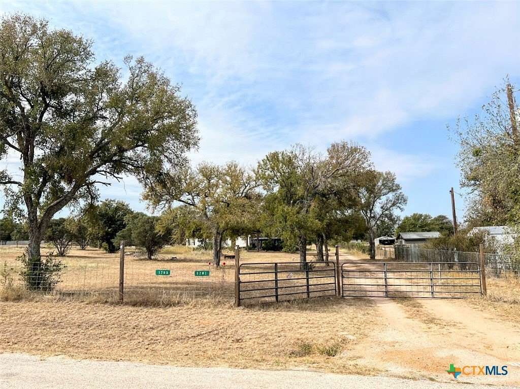 2.18 Acres of Residential Land with Home for Sale in Buchanan Dam, Texas