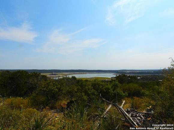 1 Acre of Residential Land for Sale in Lakehills, Texas