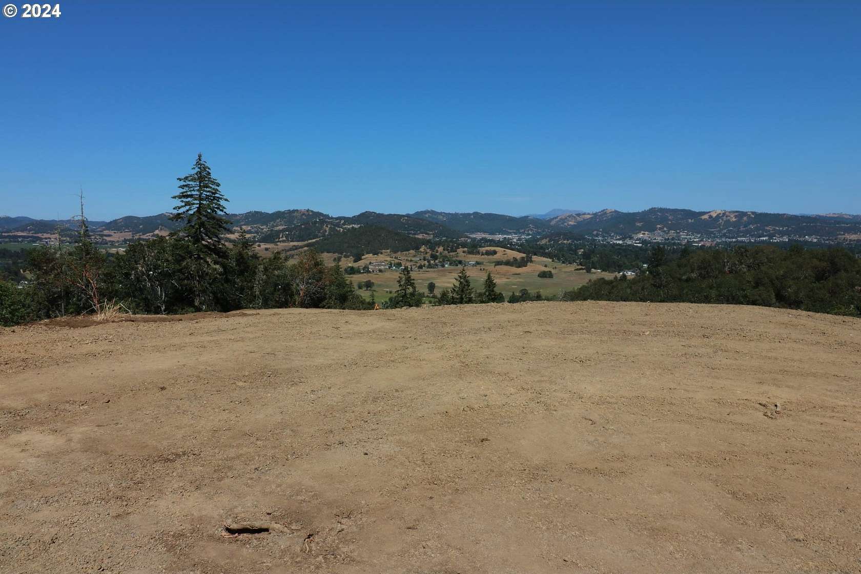 5.12 Acres of Residential Land for Sale in Roseburg, Oregon