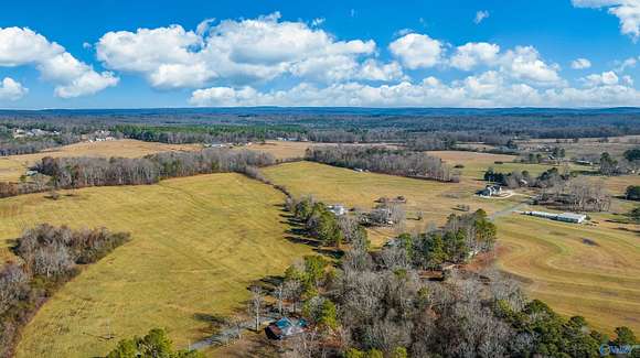 19.48 Acres of Agricultural Land for Sale in Fort Payne, Alabama