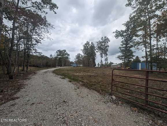 10 Acres of Land for Sale in Deer Lodge, Tennessee