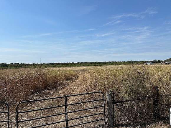 11.073 Acres of Agricultural Land for Sale in La Grange, Texas