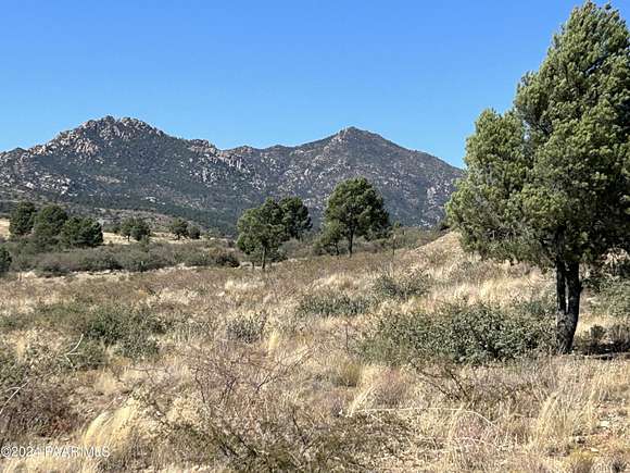 2.02 Acres of Residential Land for Sale in Peeples Valley, Arizona