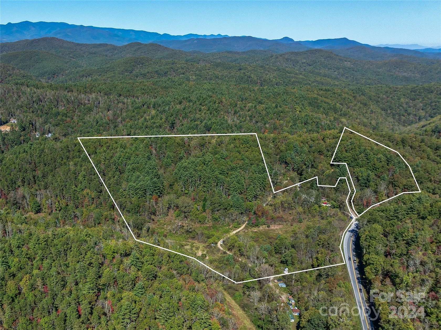 31.95 Acres of Land for Sale in Lake Toxaway, North Carolina