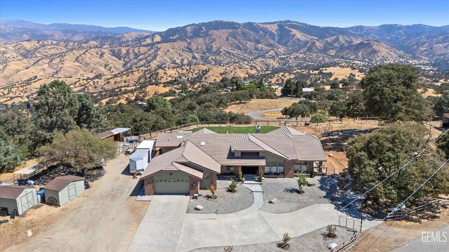 5.61 Acres of Land with Home for Sale in Tehachapi, California