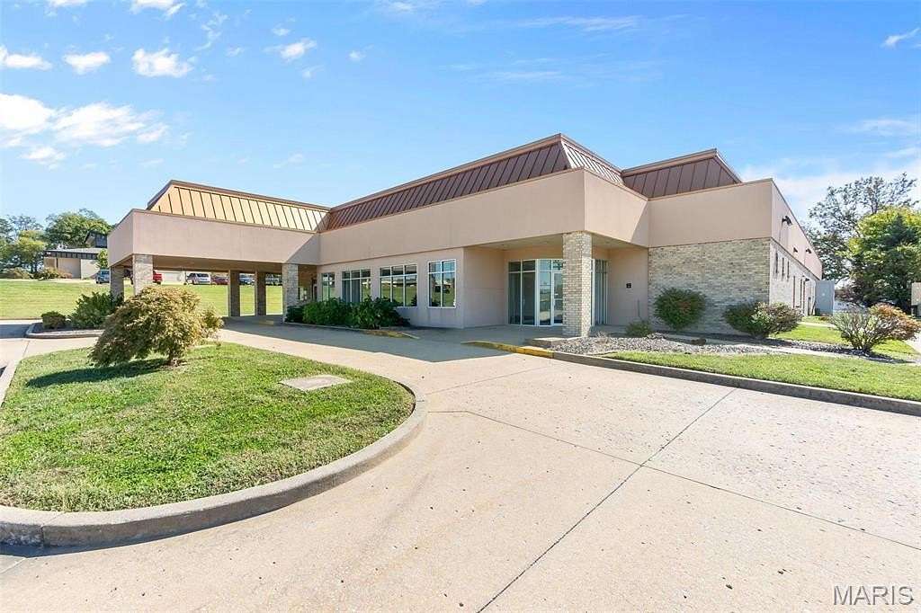 2.7 Acres of Improved Commercial Land for Sale in Cape Girardeau, Missouri