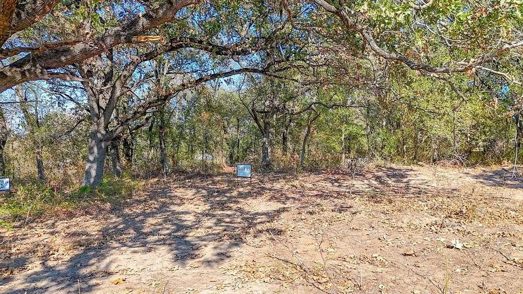 1.059 Acres of Residential Land for Sale in Corsicana, Texas