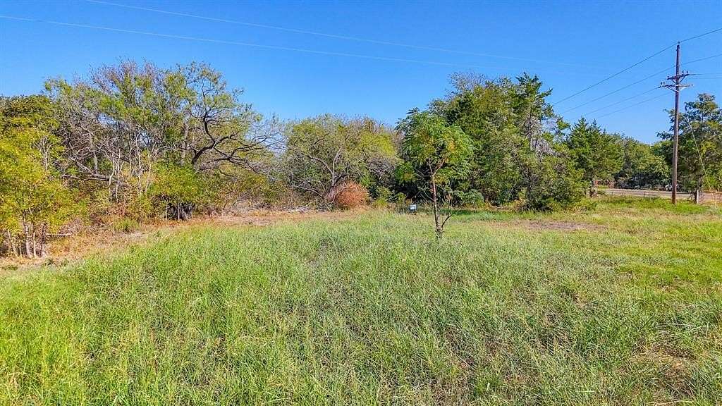 1.005 Acres of Residential Land for Sale in Corsicana, Texas