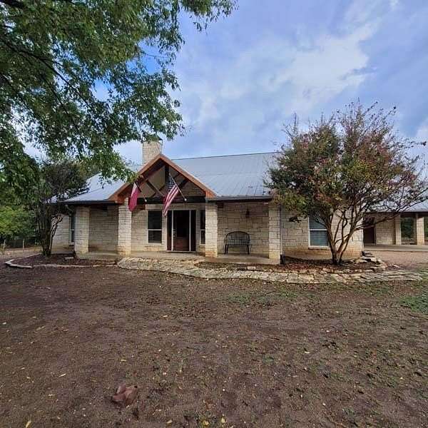 10.214 Acres of Land with Home for Lease in Waxahachie, Texas