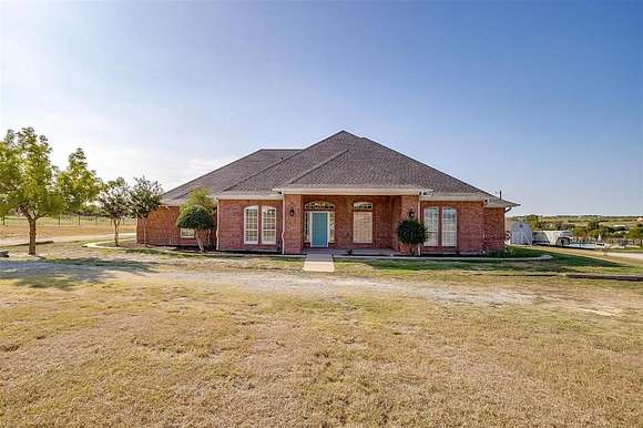 2.5 Acres of Residential Land with Home for Sale in Weatherford, Texas