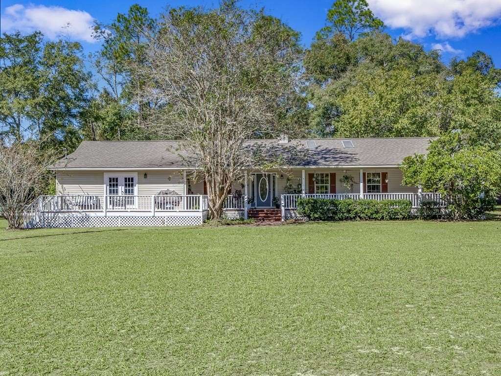 2.6 Acres of Residential Land with Home for Sale in Crawfordville, Florida