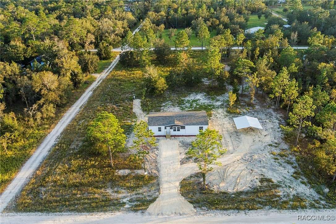 2 Acres of Residential Land with Home for Sale in Williston, Florida