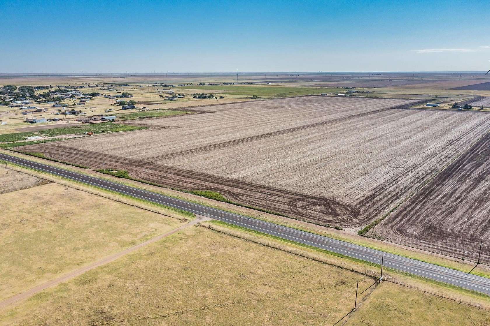 40 Acres of Land for Sale in Claude, Texas