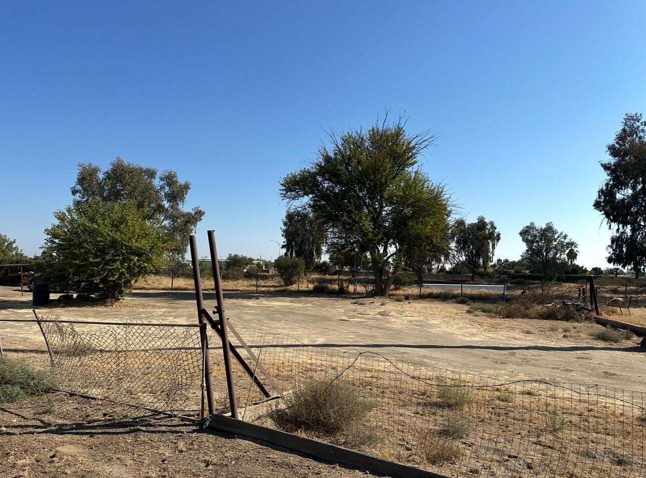 0.4 Acres of Residential Land for Sale in Earlimart, California