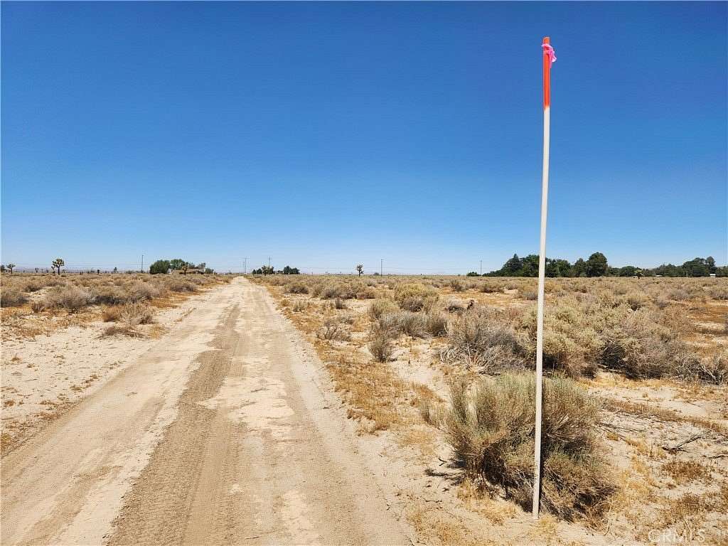 2.581 Acres of Residential Land for Sale in Lancaster, California