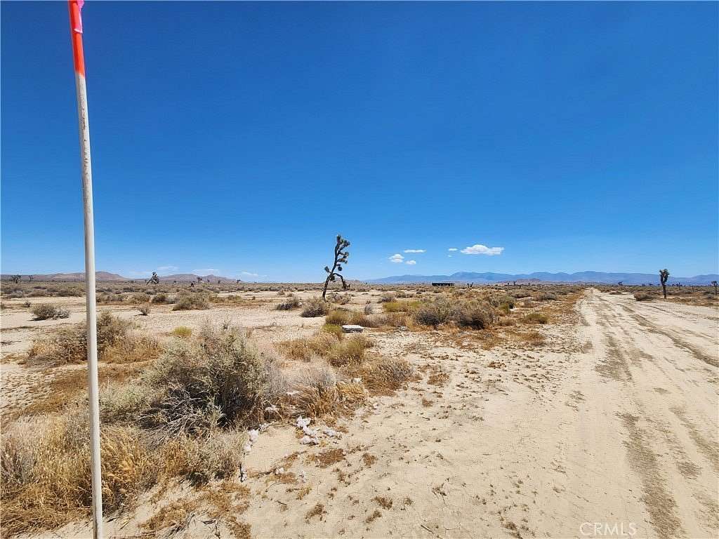 2.575 Acres of Residential Land for Sale in Lancaster, California