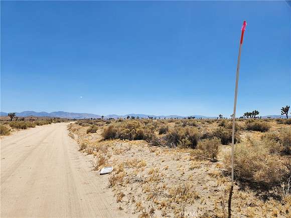 10.302 Acres of Land for Sale in Lancaster, California