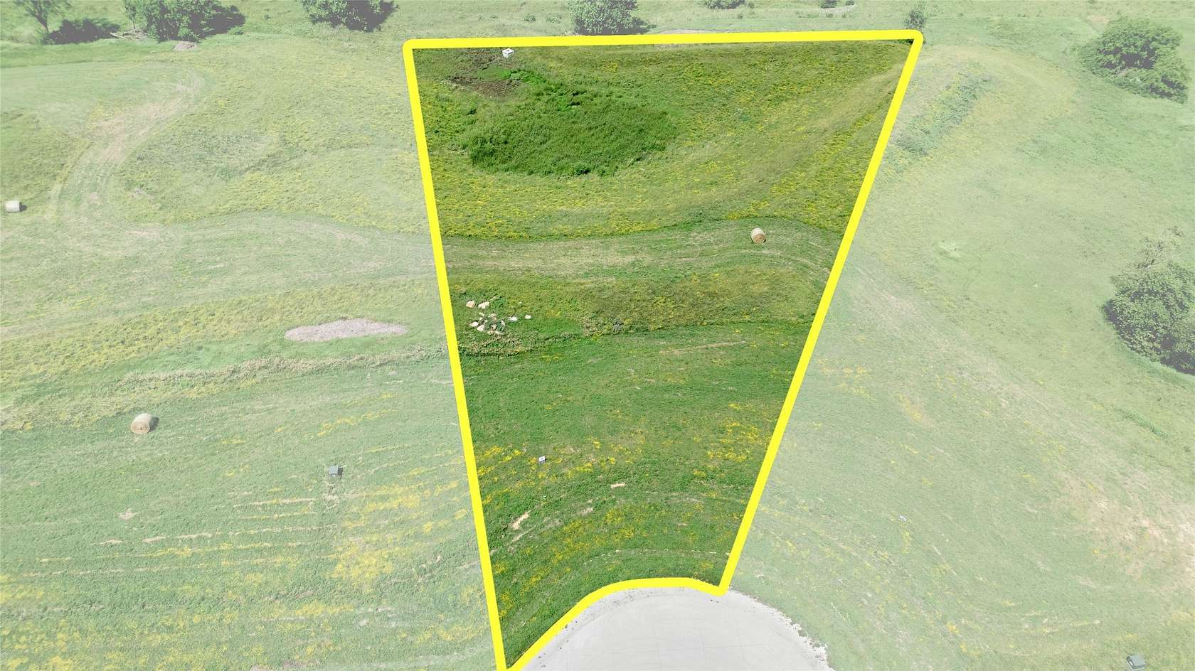 3.14 Acres of Residential Land for Sale in Winterset, Iowa