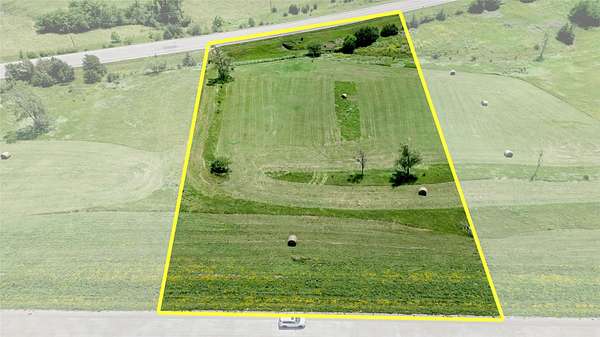 3 Acres of Residential Land for Sale in Winterset, Iowa
