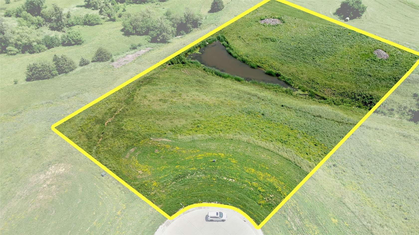 7 Acres of Residential Land for Sale in Winterset, Iowa